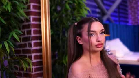 Milla online show from November 17, 2025, 6:30 am