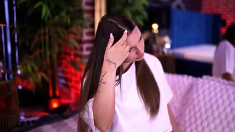 Snapshot of milla_serene chatting on March 1, 2026, 5:53 am Milla online show from March 1, 2026, 5:53 am