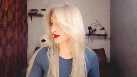 Snapshot of millaxqueen chatting on February 10, 2025, 12:29 pm MillaXQueen online show from February 10, 2025, 12:29 pm