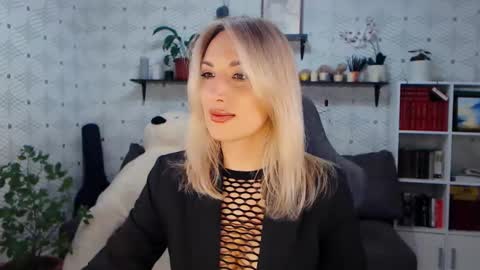 Snapshot of millaxqueen chatting on March 24, 2026, 11:59 am MillaXQueen online show from March 24, 2026, 11:59 am