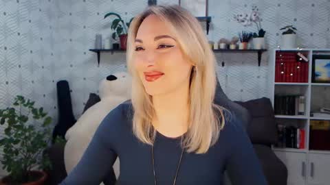 Snapshot of millaxqueen chatting on March 29, 2026, 5:40 am MillaXQueen online show from March 29, 2026, 5:40 am