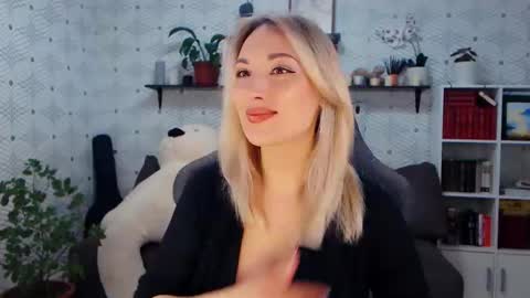 Snapshot of millaxqueen chatting on April 3, 2026, 6:55 am MillaXQueen online show from April 3, 2026, 6:55 am