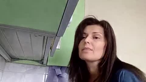 Snapshot of millenabella chatting on April 2, 2026, 8:01 am millenabella online show from April 2, 2026, 8:01 am