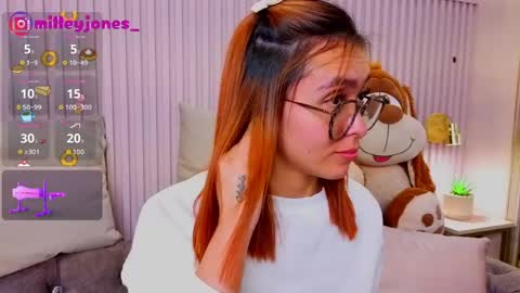 milleyjones_ online show from April 21, 2026, 1:42 am