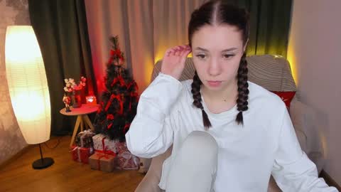 Snapshot of milli_brownn chatting on December 17, 2024, 10:34 am Milli online show from December 17, 2024, 10:34 am