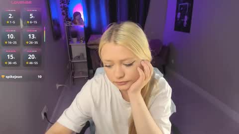 Snapshot of millie_vanillie chatting on October 8, 2025, 2:04 pm Millie online show from October 8, 2025, 2:04 pm