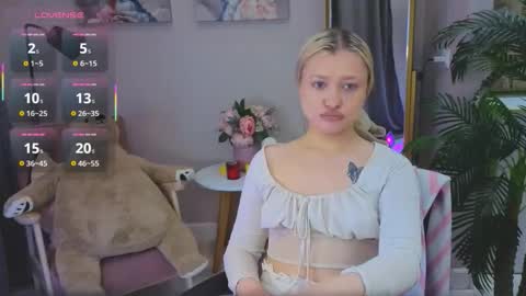 Snapshot of millie_vanillie chatting on October 12, 2025, 3:22 pm Millie online show from October 12, 2025, 3:22 pm