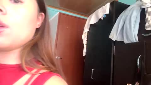 Snapshot of milliesweet77 chatting on November 25, 2025, 4:29 pm milli online show from November 25, 2025, 4:29 pm