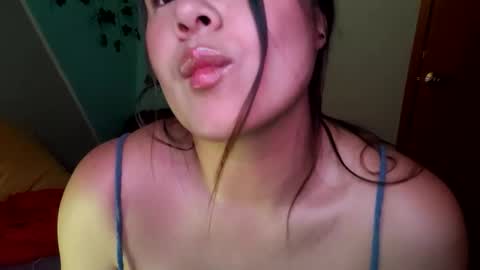 Snapshot of milliesweet77 chatting on November 28, 2025, 5:48 pm milli online show from November 28, 2025, 5:48 pm