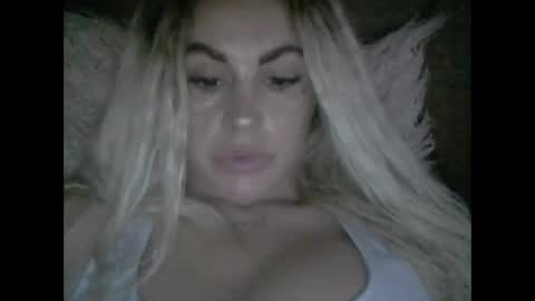 millisa13 online show from October 19, 2025, 9:37 pm