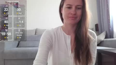 milly_browski online show from April 14, 2026, 2:01 pm
