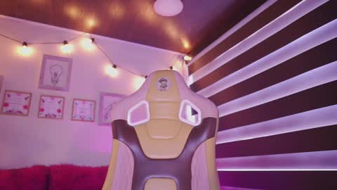 Snapshot of milly_kenner chatting on September 26, 2025, 6:12 pm MILLY online show from September 26, 2025, 6:12 pm