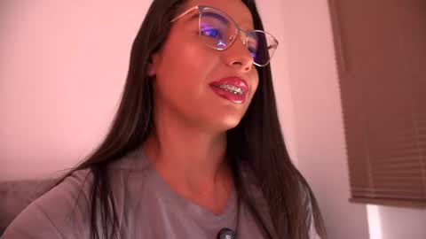 Snapshot of milly_roidd chatting on December 4, 2025, 4:44 am gaby online show from December 4, 2025, 4:44 am