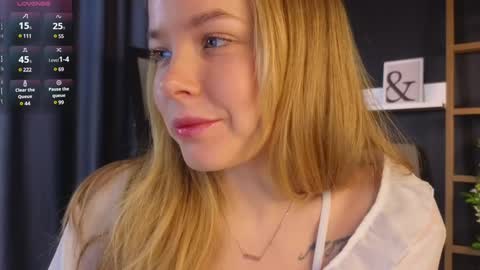 Snapshot of milly_shy chatting on January 9, 2025, 7:31 am Milly online show from January 9, 2025, 7:31 am