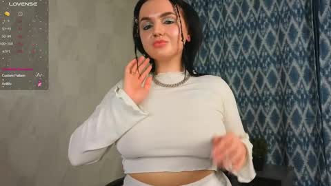 Nika online show from December 17, 2025, 3:18 pm