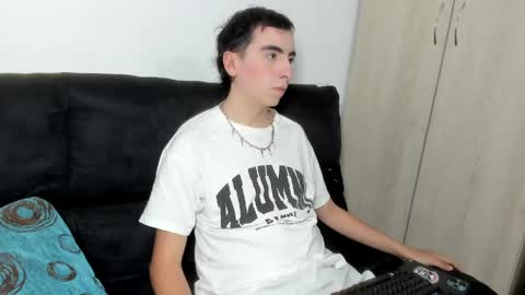 milogm_ online show from June 2, 2026, 2:57 am
