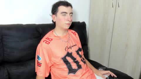 milogm_ online show from June 3, 2026, 2:36 am