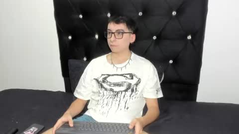 milogm_ online show from July 16, 2026, 11:22 pm