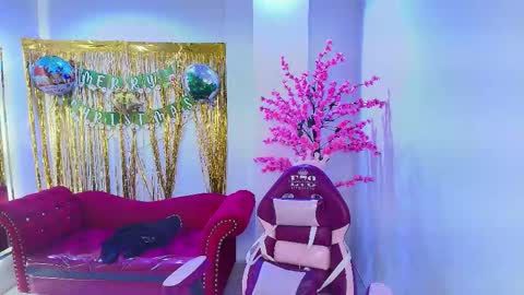 Milu ballmer  online show from December 20, 2025, 7:54 pm