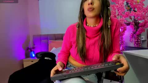  Milu Belucci  online show from October 1, 2025, 3:29 pm