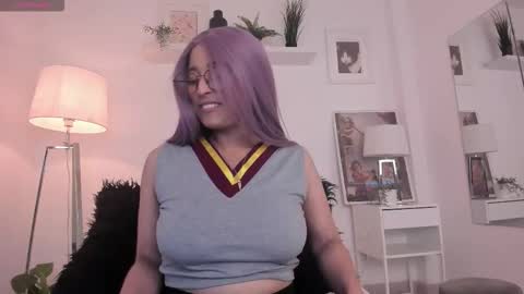 Snapshot of miluu_dh chatting on December 3, 2025, 12:25 pm Miluu DH online show from December 3, 2025, 12:25 pm