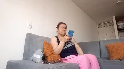 Snapshot of miluv19 chatting on September 11, 2025, 8:09 pm miluv19 online show from September 11, 2025, 8:09 pm