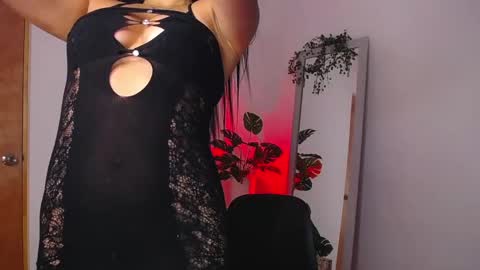 Snapshot of mily_ortiz chatting on November 6, 2025, 3:24 pm Mily Ortiz online show from November 6, 2025, 3:24 pm