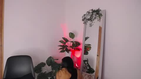 Snapshot of mily_ortiz chatting on November 8, 2025, 5:34 pm Mily Ortiz online show from November 8, 2025, 5:34 pm