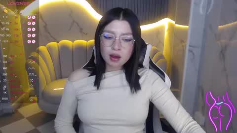 Snapshot of mily_thomson_b chatting on October 12, 2025, 12:59 pm Mily online show from October 12, 2025, 12:59 pm