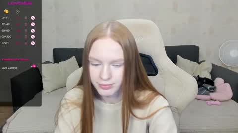 Snapshot of milymi_ chatting on September 18, 2025, 2:19 pm Milena and Jasper online show from September 18, 2025, 2:19 pm