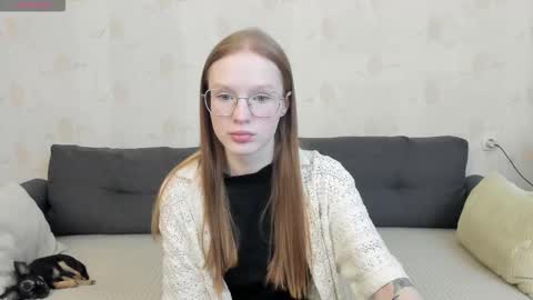 Snapshot of milymi_ chatting on November 4, 2025, 4:28 pm Milena and Jasper online show from November 4, 2025, 4:28 pm