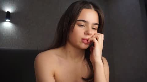 Snapshot of milyyclaars chatting on February 13, 2026, 1:51 pm Linda online show from February 13, 2026, 1:51 pm