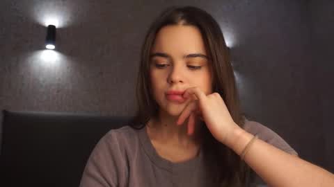 Snapshot of milyyclaars chatting on February 28, 2026, 1:45 pm Linda online show from February 28, 2026, 1:45 pm