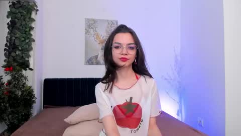 Mimi online show from May 6, 2026, 2:44 pm