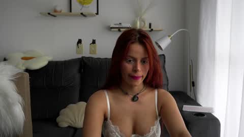 Snapshot of mimifoxz chatting on November 2, 2025, 8:22 pm Mimi online show from November 2, 2025, 8:22 pm