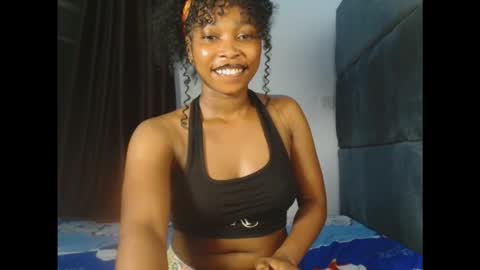 mimi online show from November 12, 2025, 6:30 pm