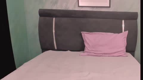 mimixo99 online show from November 15, 2025, 8:49 pm