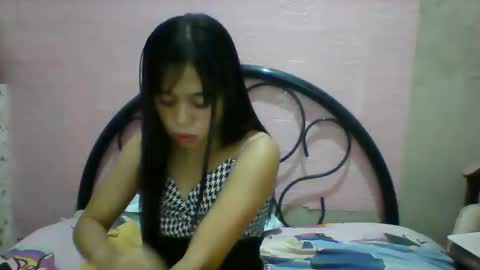 mimiyolove online show from February 4, 2025, 10:00 am