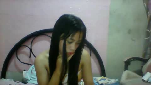 mimiyolove online show from February 5, 2025, 12:27 pm