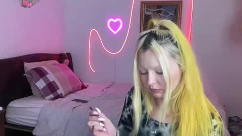 mimsymarlo online show from December 28, 2024, 10:44 pm