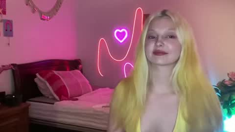 mimsymarlo online show from February 8, 2025, 11:02 pm