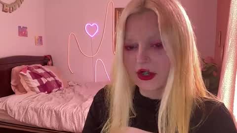 mimsymarlo online show from February 17, 2025, 6:59 pm