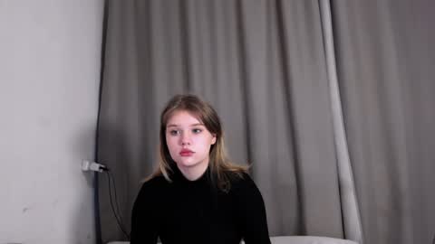 hi Im Mina  online show from January 16, 2025, 1:37 am