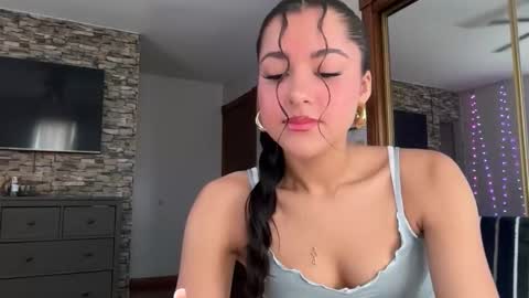 Mina online show from March 19, 2026, 7:29 pm