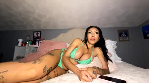 mingleeroseatx online show from October 6, 2025, 5:10 pm