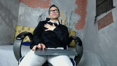 Snapshot of minho_reyes chatting on November 28, 2025, 1:03 pm Minho Reyes online show from November 28, 2025, 1:03 pm