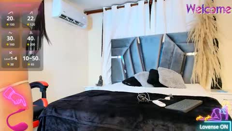 Snapshot of minilove_01 chatting on November 3, 2025, 12:17 pm minilove_01 online show from November 3, 2025, 12:17 pm