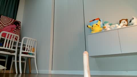 Minji online show from April 11, 2026, 1:26 pm