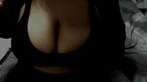 Snapshot of minka0 chatting on July 7, 2026, 7:51 pm minka0 online show from July 7, 2026, 7:51 pm