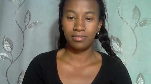 minouch211907 online show from March 28, 2026, 2:44 am